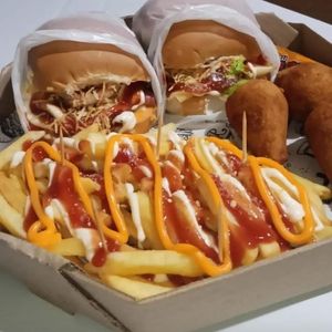 imagem do produto 2 Hambúrguer/ BatataP/ 2 Coxinhas 