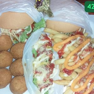 imagem do produto 6 bolinho/ 1 hot Simple/ 2 hambúrguer/ batataP