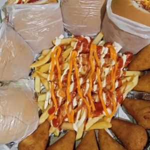 imagem do produto 5 Hambúrguer/ 8 Coxinhas/ Batata P