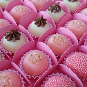 imagem do produto 12 brigadeiros mistos
