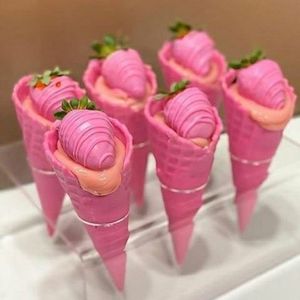imagem do produto cone de morango