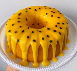 imagem do produto Bolo Vulcão de Baunilha com Mousse de Maracujá