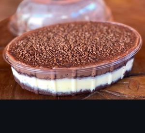 imagem do produto Bolo de travessa (bolo de pote pra dividir)aprox 1,700kg