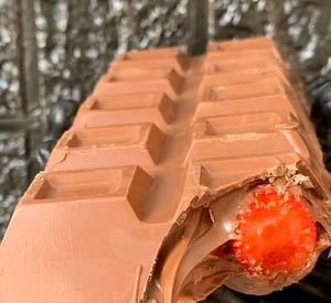 imagem do produto Barra de Chocolate com Morango fresco