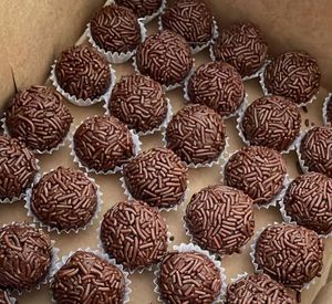 imagem do produto 50 Brigadeiros tradicionais
