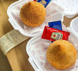 imagem do produto Combo 2 coxinha+ 2 mini refri