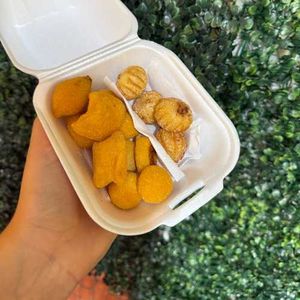 imagem do produto 10 salgadinhos fritos + 4 churros