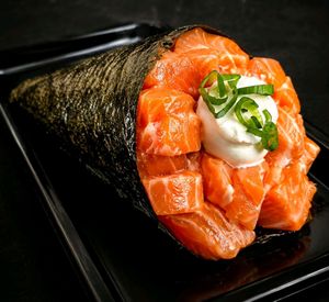 imagem do produto Temaki Salmão Philadelphia (Salmão em Cubos)