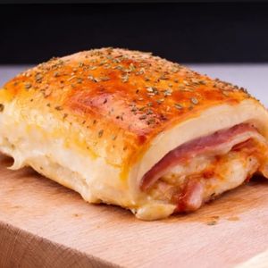 imagem do produto Joelho assado (presunto, queijo e tomate)