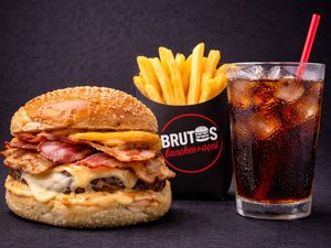 imagem do produto Trio: 1 brutos cheddar cremoso + batata + refri lata