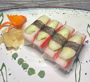 imagem do produto Sushi de Kani | 6 peças
