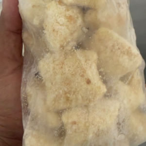 imagem do produto 25 SALGADOS PARA FESTA CONGELADOS ( TRAVESSEIRINHO QUEIJO COM PRESUNTO)