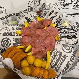 imagem do produto Combo com 5 X  Burguer + Refri 2l