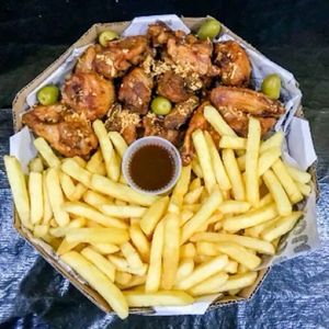 imagem do produto FRANGO A PASSARINHO COM FRITAS CAIXA 25CM