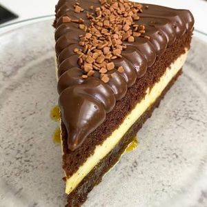 imagem do produto Fatia de chocolate c/mousse de maracujá 