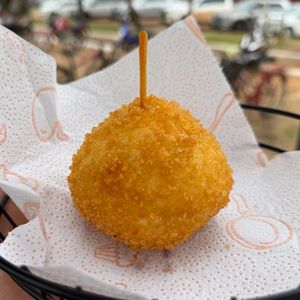 imagem do produto Coxinha de frango com bacon e queijo