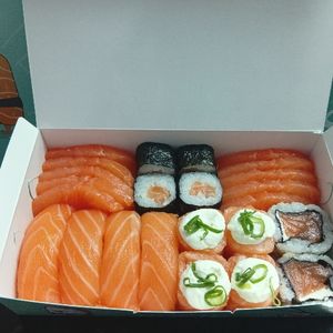 imagem do produto Combo de sashimi e sushi #24 peças 