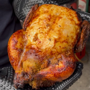 imagem do produto Frango Assado M (Serve 4 pessoas) + Recheio com farofa