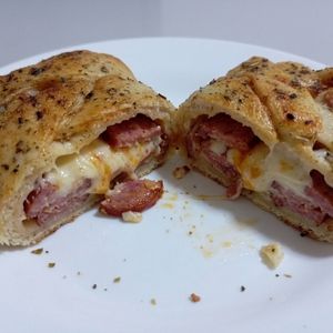 imagem do produto Trançado de Calabresa com queijo cremoso