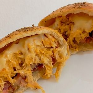 imagem do produto Misto supreme Frango cremoso, bacon e queijo cremoso