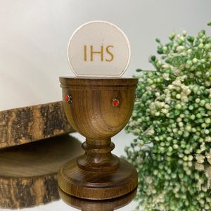 imagem do produto     Cálice decorativo com hóstia (miniatura)