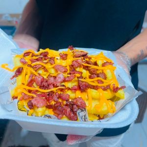 imagem do produto Batata frita com cheddar e calabresa
