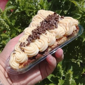 imagem do produto Fatia Brookie com Ninho e creme de Ovomaltine.
