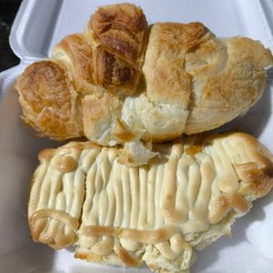 imagem do produto Croissant de Chocolate Branco Gratinado - PRODUTO AGENDADO 2HR E MEIA ANTES