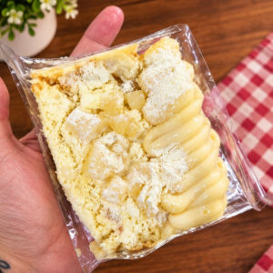 imagem do produto Fatia de bolo Ninho com Abacaxi 