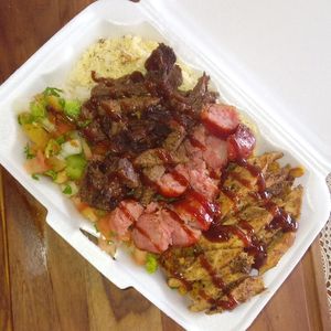 imagem do produto Marmitex GG churrasco na chapa 3 proteínas carne , frango e Toscana 