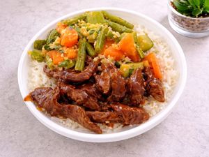 imagem do produto Marmita Iscas de Carne acebolada