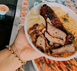 imagem do produto Promoção Marmitex Média 700g de comida