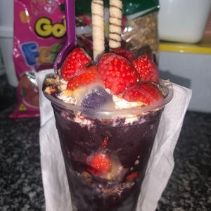 imagem do produto Açaí de 300ml - Frutas grátis 