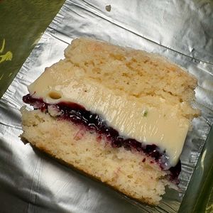 imagem do produto Bolo gelado de limão com frutas vermelhas