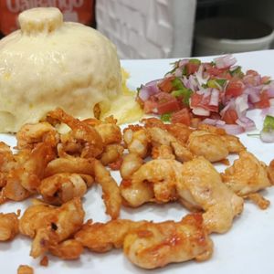 imagem do produto Cuscuz, frango, queijo mussarela e vinagrete
