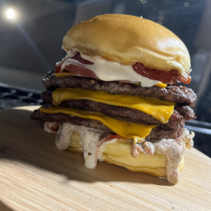 imagem do produto HAMBÚRGUER TRIPLO