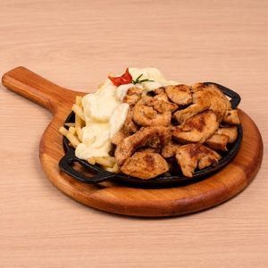 imagem do produto FILÉ DE FRANGO GRELHADO COM FRITAS E QUEIJO