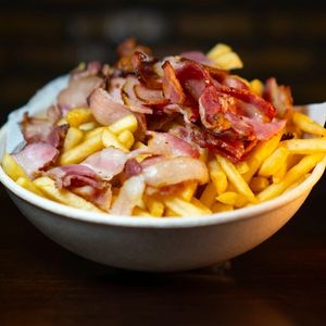 imagem do produto Batata frita c/ bacon e calabresa 