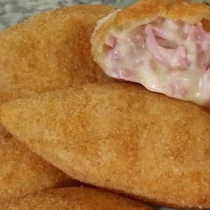 imagem do produto Bolinho de aipim de queijo c/ presunto 