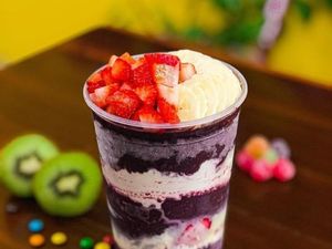 imagem do produto Copo tradicional morango 330 ml