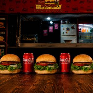 imagem do produto 3 Burguer Tradicional + 2 Coca Lata