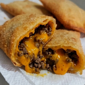 imagem do produto Enroladinho Carne com Cheddar