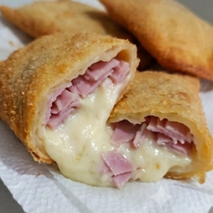imagem do produto Enroladinho Queijo, Presunto e Requeijão