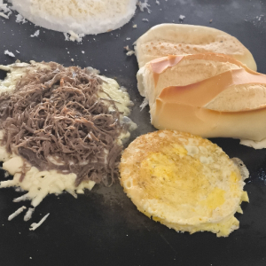 imagem do produto Pão carne, queijo e ovo 