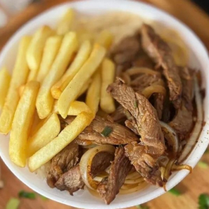 imagem do produto Picadinho com fritas acebolado na lenha