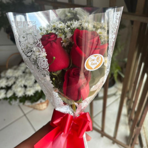imagem do produto Arranjo 3 rosas (vermelhas, amarelas, brancas ou cor de rosas)