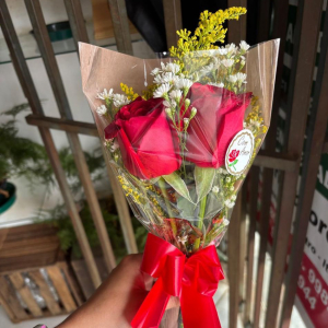 imagem do produto Arranjo 2 rosas (vermelhas, amarelas, brancas ou cor de rosas)