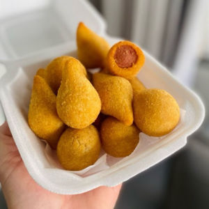 imagem do produto SALGADINHOS - P com 8 unid. ( 2 de cada sabor) 