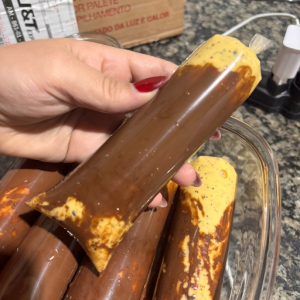 imagem do produto DINDIN DE MARACUJÁ COM CHOCOLATE 