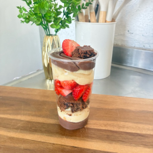 imagem do produto Copo Da Felicidade Morango e Brownie